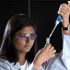 You are currently viewing Bachelor of Science Microbiology (CBM) – Chemistry, Botany, Microbiology Smart girl