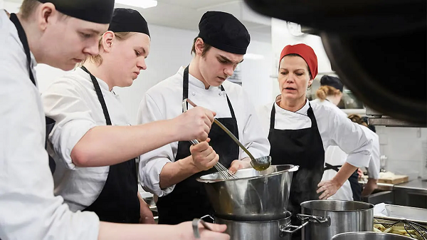 Read more about the article School of Hospitality and Catering in USA