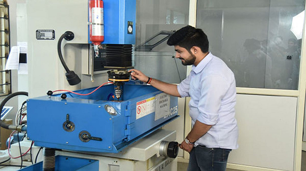 Read more about the article Diploma in Engineering (DE) [Lateral Entry]