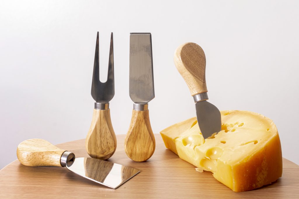 Cheese knife