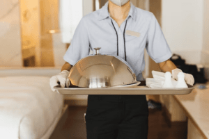 Read more about the article Arrangement and carry of room service trays