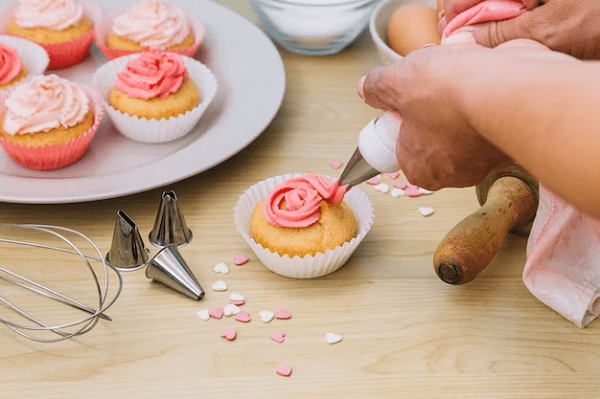 Read more about the article Glaze & butter icing
