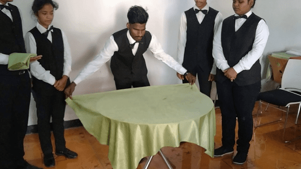 Read more about the article Laying and relaying of table cloth