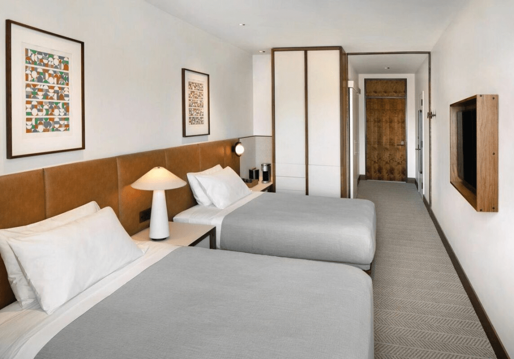 HOTEL LAW 4 image 3