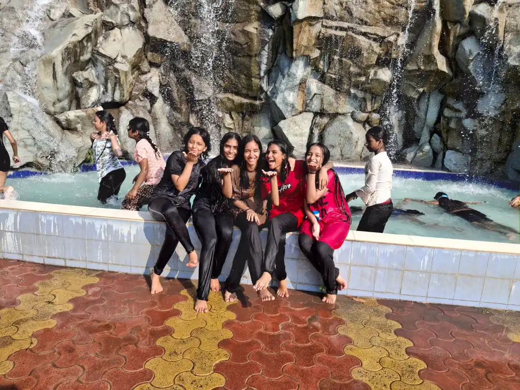 Picnic fun at school 2